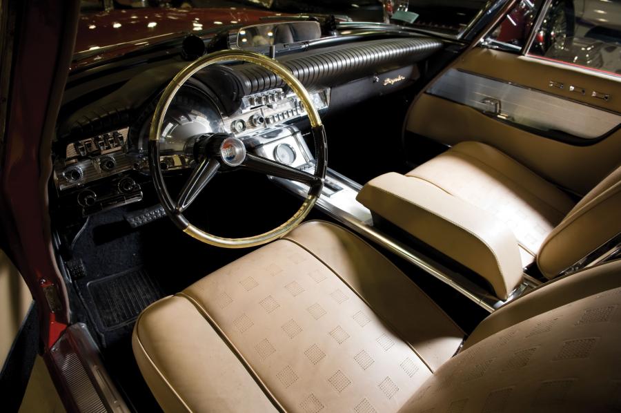 Интерьер Chrysler 300G Convertible (RC4/P 845) 1961 года  (фото 20 из 85)